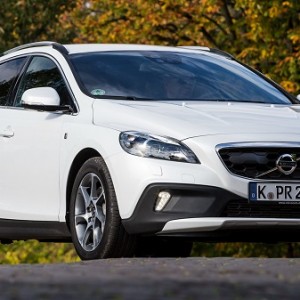 Volvo V40 Cross Country D4. Кроссовер по-шведски