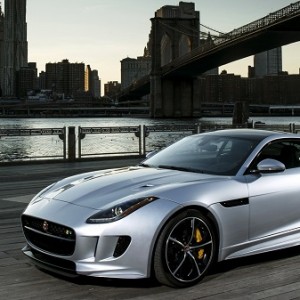 Тест-драйв: 51 год разделяет Jaguar F-Type S Coupe